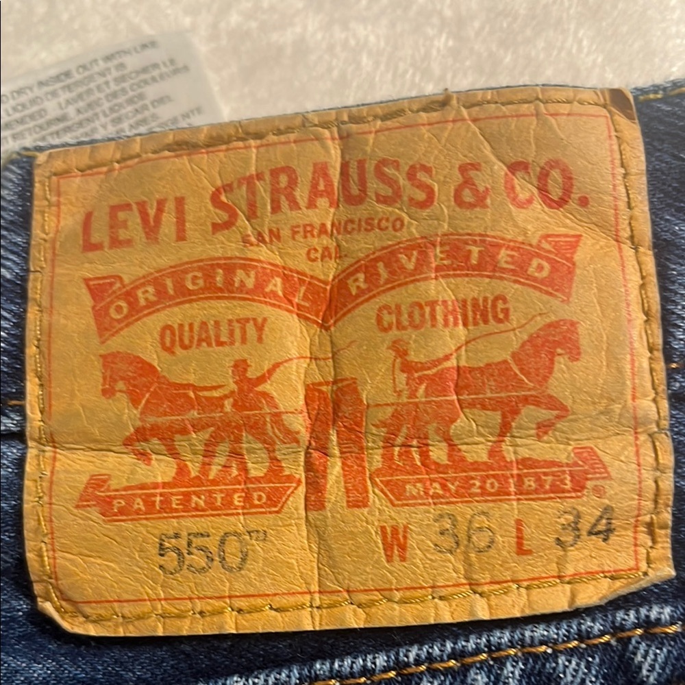36/34 550 Levi's Men's Blue Jeans